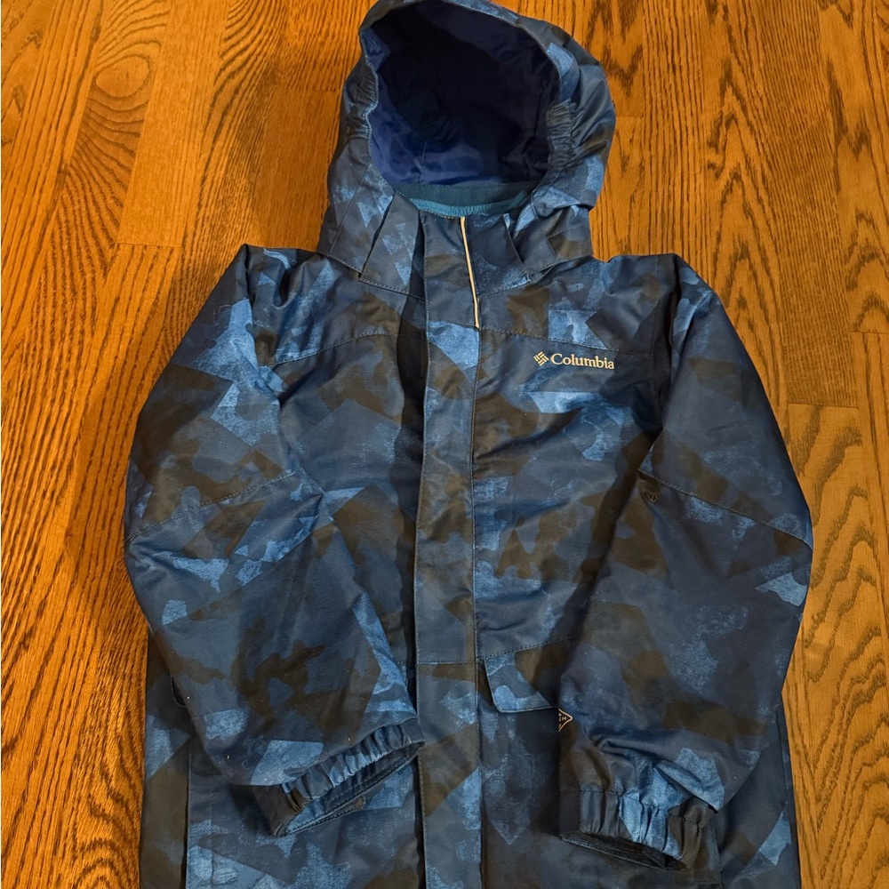 3 in 1 Columbia kids ski coat. Removable fleece. Size XS